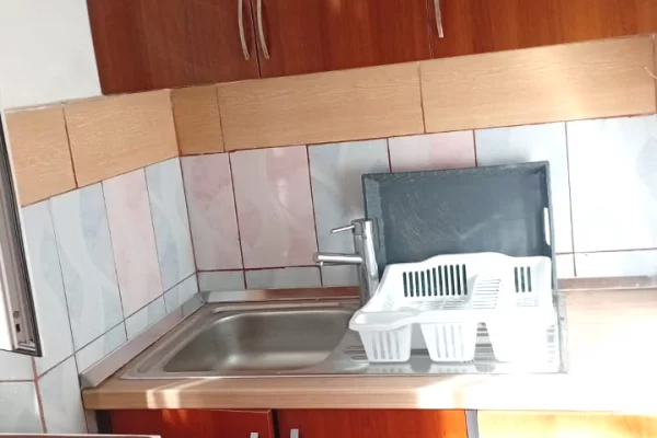 Shtepi me qera Apartament ne Tirane, 1+1, Mobilimi E mobiluar, Pagesa 30,000  Leke.