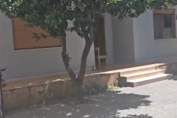 Shtepi me qera Apartament ne Tirane, 1+1, Mobilimi E mobiluar, Pagesa 40,000  Leke.