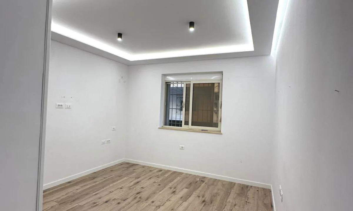 Appartamento in vendita a Tirana 1+1, Arredato