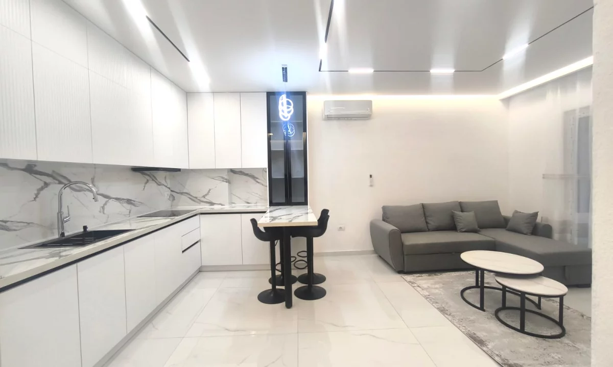 Shtepi me qera Apartament ne Tirane, 1+1, Mobilimi E mobiluar, Pagesa 700  Euro.