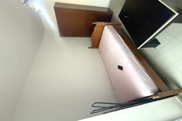 Shtepi me qera Apartament ne Tirane, Garsoniere, Mobilimi E mobiluar, Pagesa 35,000  Leke.