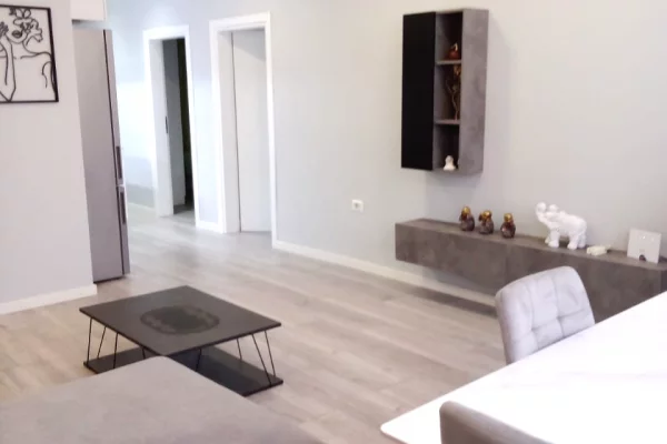 Appartamento in vendita a Tirana 2+1, Arredato