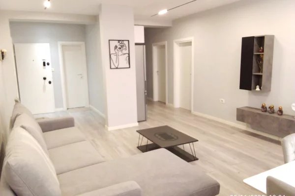 Appartamento in vendita a Tirana 2+1, Arredato