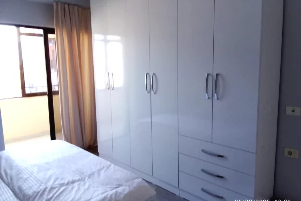 Appartamento in vendita a Tirana 2+1, Arredato