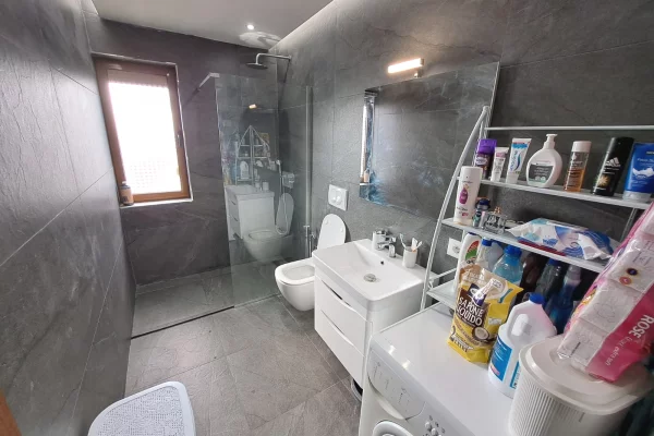 Appartamento in vendita a Tirana 2+1, Arredato