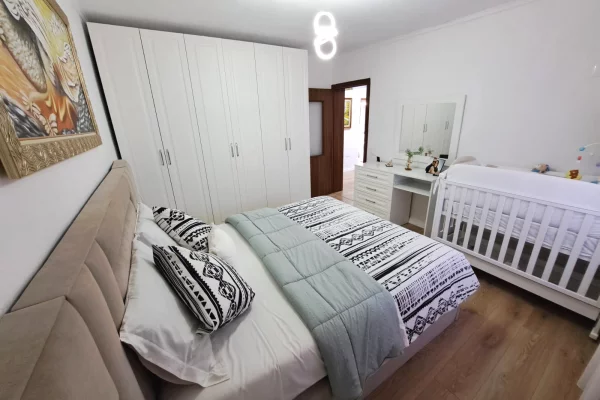 Appartamento in vendita a Tirana 2+1, Arredato