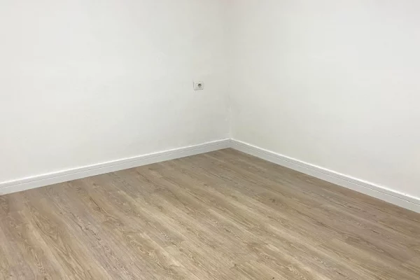 Shtepi me qera Apartament ne Tirane, Garsoniere, Mobilimi Bosh, pa mobiluar, Pagesa 30,000  Leke.