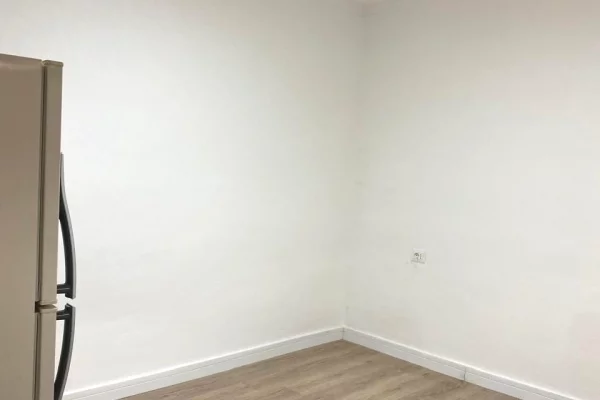 Shtepi me qera Apartament ne Tirane, Garsoniere, Mobilimi Bosh, pa mobiluar, Pagesa 30,000  Leke.