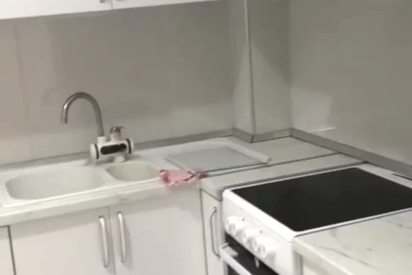 Shtepi me qera Apartament ne Tirane, 1+1, Mobilimi E mobiluar, Pagesa 35,000  Leke.