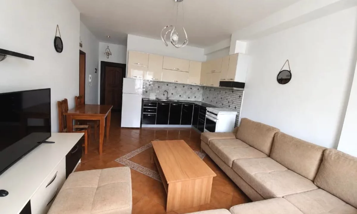 Shtepi me qera Apartament ne Tirane, 1+1, Mobilimi E mobiluar, Pagesa 400  Euro.