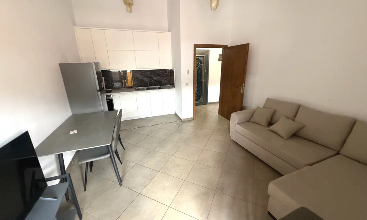 Shtepi me qera Apartament ne Tirane, 1+1, Mobilimi E mobiluar, Pagesa 470  Euro.