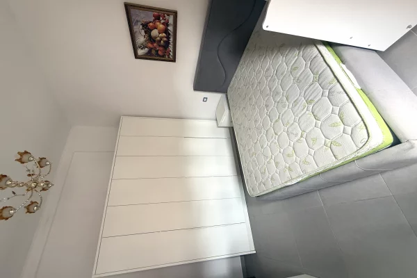 Shtepi me qera Apartament ne Tirane, 1+1, Mobilimi E mobiluar, Pagesa 470  Euro.