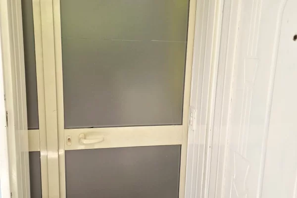 Shtepi me qera Apartament ne Tirane, Garsoniere, Mobilimi E mobiluar, Pagesa 30,000  Leke.
