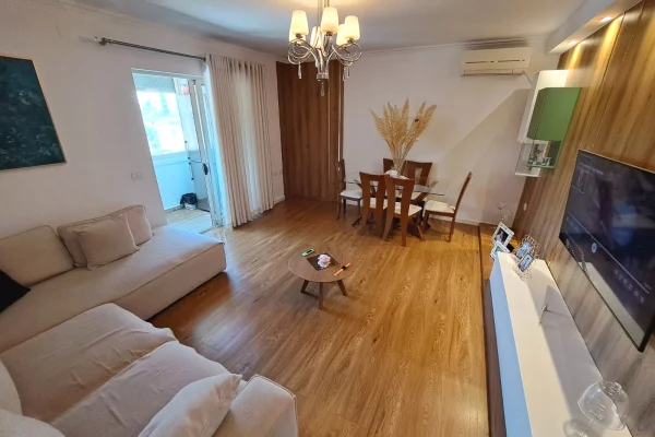 Shtepi ne shitje 2+1 ne Tirane - 15,500,000 Leke