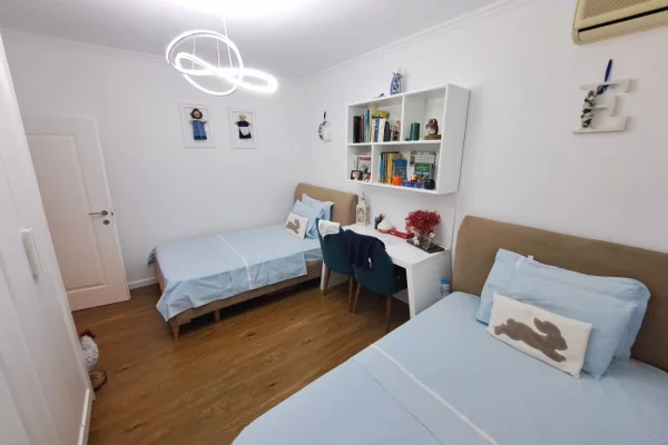 Shtepi ne shitje Apartament ne Tirane, 2+1, Mobilimi E mobiluar, Pagesa 15,500,000  Leke.