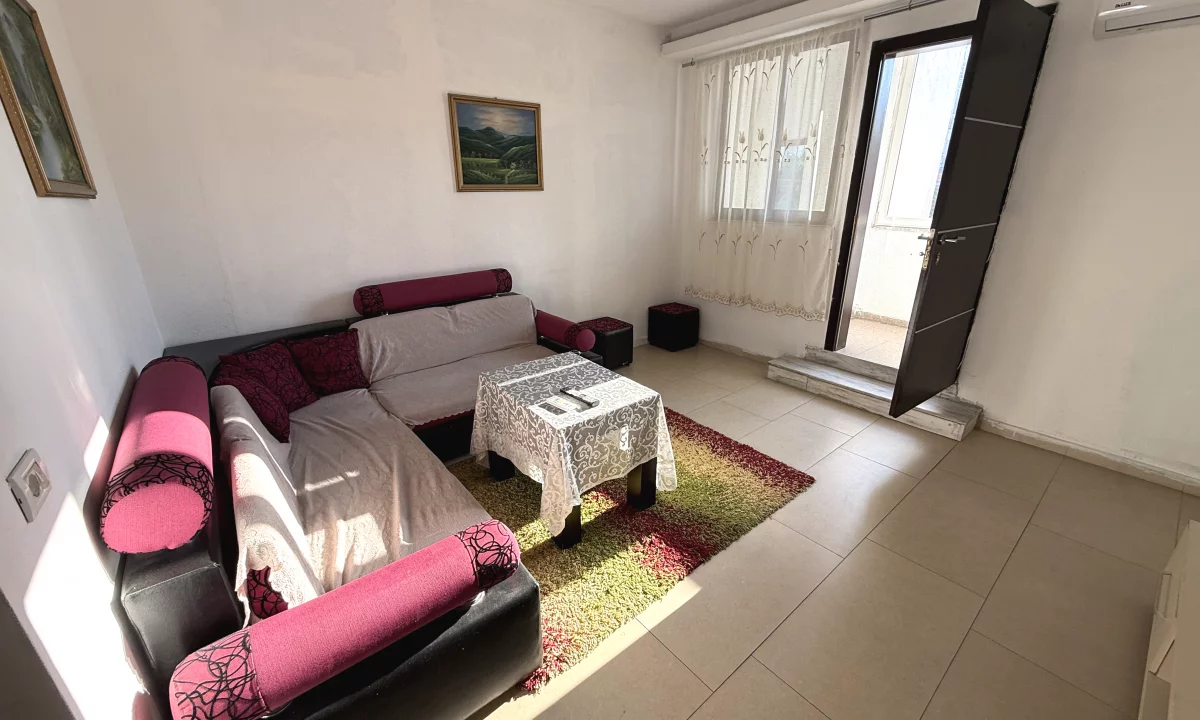 Shtepi me qera Apartament ne Tirane, 1+1, Mobilimi E mobiluar, Pagesa 38,000  Leke.