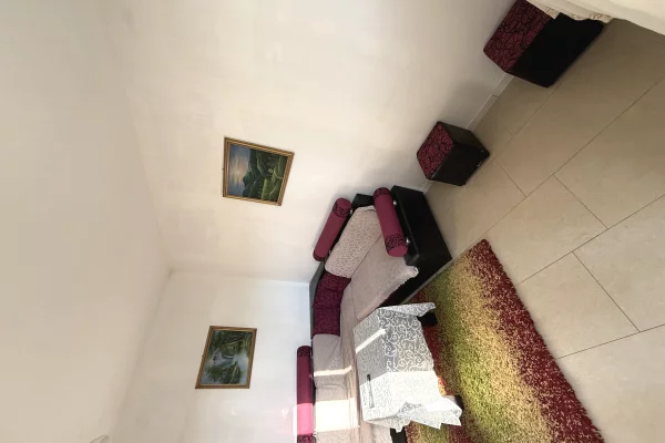 Shtepi me qera Apartament ne Tirane, 1+1, Mobilimi E mobiluar, Pagesa 38,000  Leke.