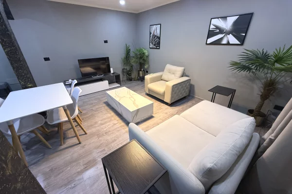 Shtepi me qera Apartament ne Tirane, 1+1, Mobilimi E mobiluar, Pagesa 50,000  Leke.