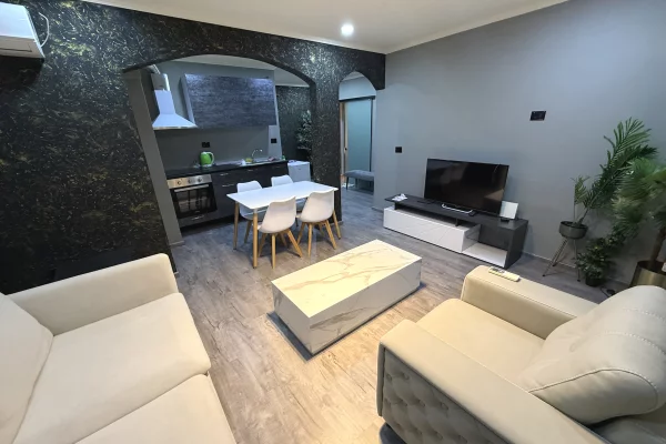 Shtepi me qera Apartament ne Tirane, 1+1, Mobilimi E mobiluar, Pagesa 50,000  Leke.