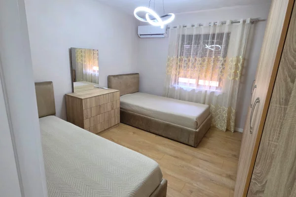 Shtepi me qera Apartament ne Tirane, 1+1, Mobilimi E mobiluar, Pagesa 50,000  Leke.
