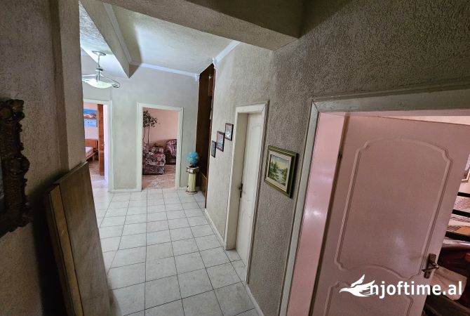 Shtepi me qera Apartament ne Durres, 2+1, Mobilimi E mobiluar, Pagesa 35,000  Leke.