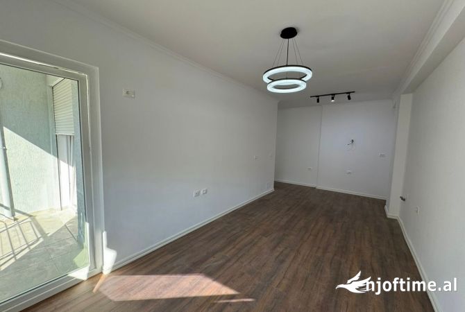 TEK KOPSHTI BOTANIK 1+1 APARTAMENT PER SHITJE!