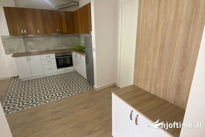 Shtepi ne shitje Apartament ne Tirane, 1+1, Mobilimi E mobiluar, Pagesa 140,000  Euro.