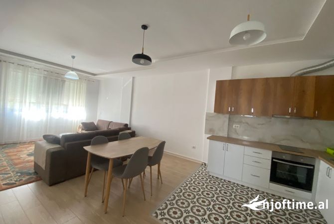 TEK KOPSHTI ZOOLOGJIK APARTAMENT 1+1 PER SHITJE!