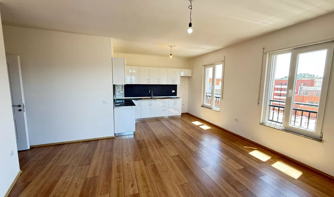 Apartment for sale in Tirana 3+1, Emty