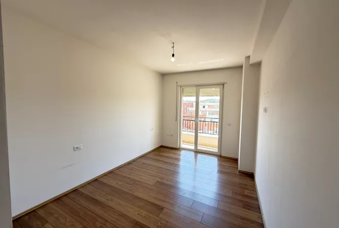 Apartment for sale in Tirana 3+1, Emty