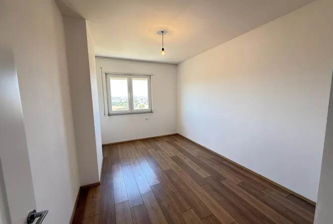 Apartment for sale in Tirana 3+1, Emty