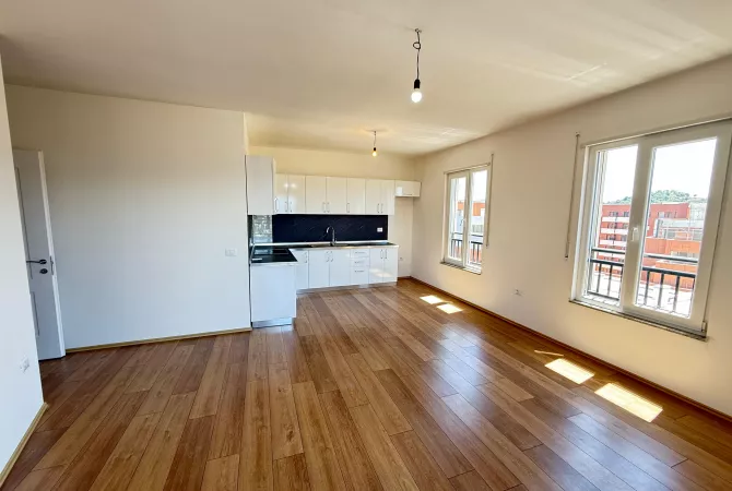 ASTIR APARTAMENT 3+1+2 PER SHITJE!