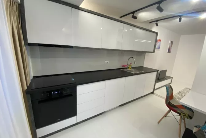 Shtepi ne shitje Apartament ne Tirane, Garsoniere, Mobilimi E mobiluar, Pagesa 115,000  Euro.