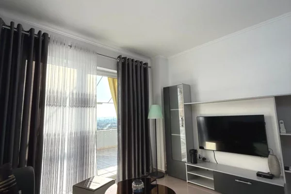 Shtepi me qera Apartament ne Tirane, 2+1, Mobilimi E mobiluar, Pagesa 650  Euro.