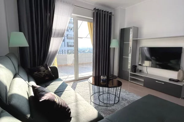 TEK 5 MAJI APARTAMENT 2+1+2 PER QERA!