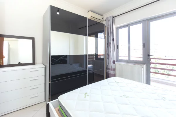 Shtepi me qera Apartament ne Tirane, 2+1, Mobilimi E mobiluar, Pagesa 600  Euro.