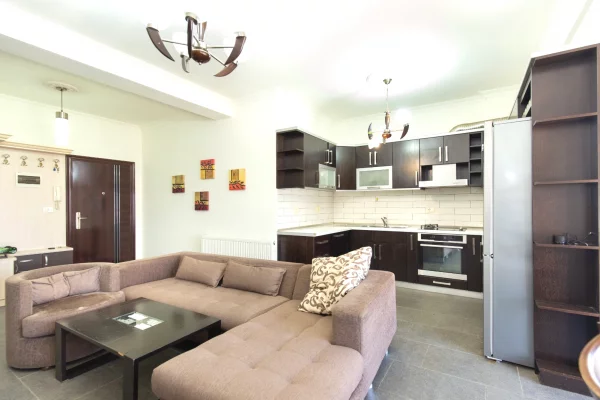 Shtepi me qera Apartament ne Tirane, 2+1, Mobilimi E mobiluar, Pagesa 600  Euro.