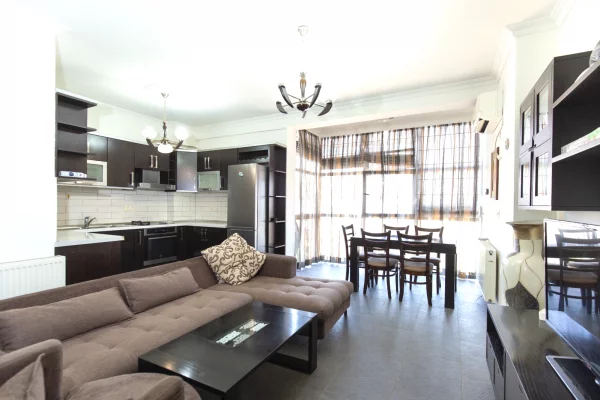 Shtepi me qera 2+1 ne Tirane - 600 Euro
