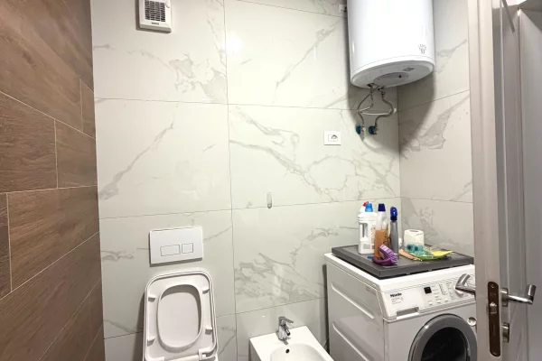 Shtepi me qera Apartament ne Tirane, 2+1, Mobilimi E mobiluar, Pagesa 500  Euro.
