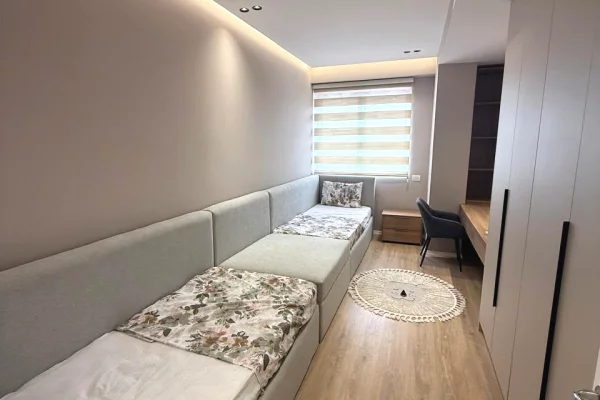 Shtepi me qera Apartament ne Tirane, 2+1, Mobilimi E mobiluar, Pagesa 600  Euro.