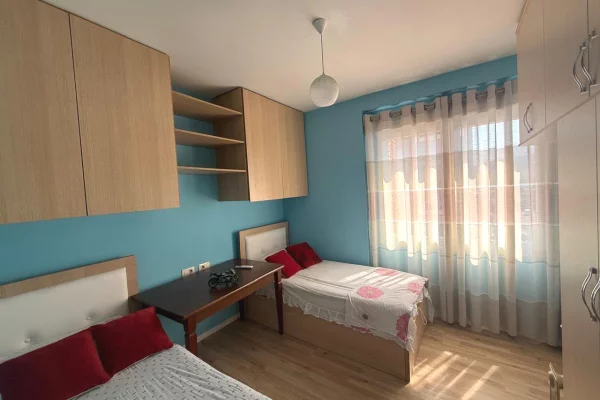 Shtepi me qera Apartament ne Tirane, 2+1, Mobilimi E mobiluar, Pagesa 600  Euro.