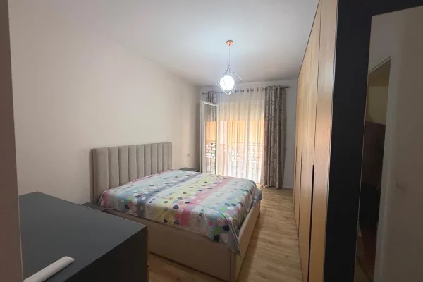 Shtepi me qera Apartament ne Tirane, 2+1, Mobilimi E mobiluar, Pagesa 600  Euro.