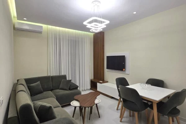 Shtepi me qera Apartament ne Tirane, 1+1, Mobilimi E mobiluar, Pagesa 450  Euro.