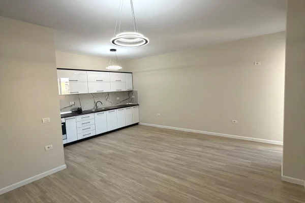YZBERISHT APARTAMENT 2+1 PER SHITJE!