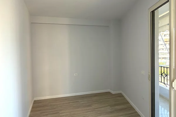 Shtepi ne shitje Apartament ne Tirane, 2+1, Mobilimi E mobiluar, Pagesa 155,000  Euro.