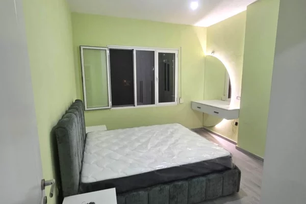 Shtepi me qera Apartament ne Tirane, 2+1, Mobilimi E mobiluar, Pagesa 550  Euro.