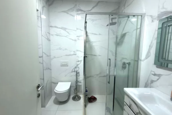 Shtepi ne shitje Apartament ne Tirane, 2+1, Mobilimi E mobiluar, Pagesa 135,000  Euro.