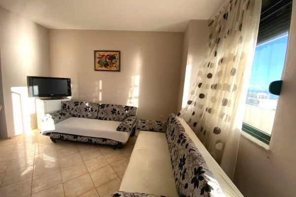 Shtepi ne shitje Apartament ne Durres, 3+1, Mobilimi Pjeserisht e mobiluar, Pagesa 160,000  Euro.