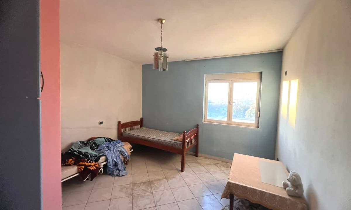 Shtepi ne shitje Penthose(kati i fundit panoramik) ne Durres, 1+1, Mobilimi Pjeserisht e mobiluar, Pagesa 180,000  Euro.