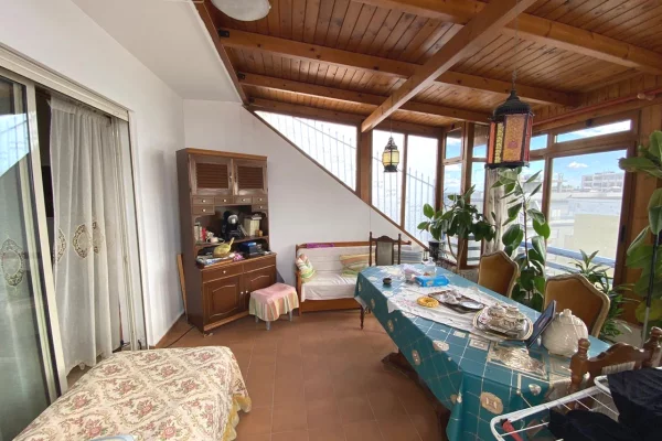 Shtepi ne shitje Penthose(kati i fundit panoramik) ne Durres, 2+1, Mobilimi E mobiluar, Pagesa 140,000  Euro.